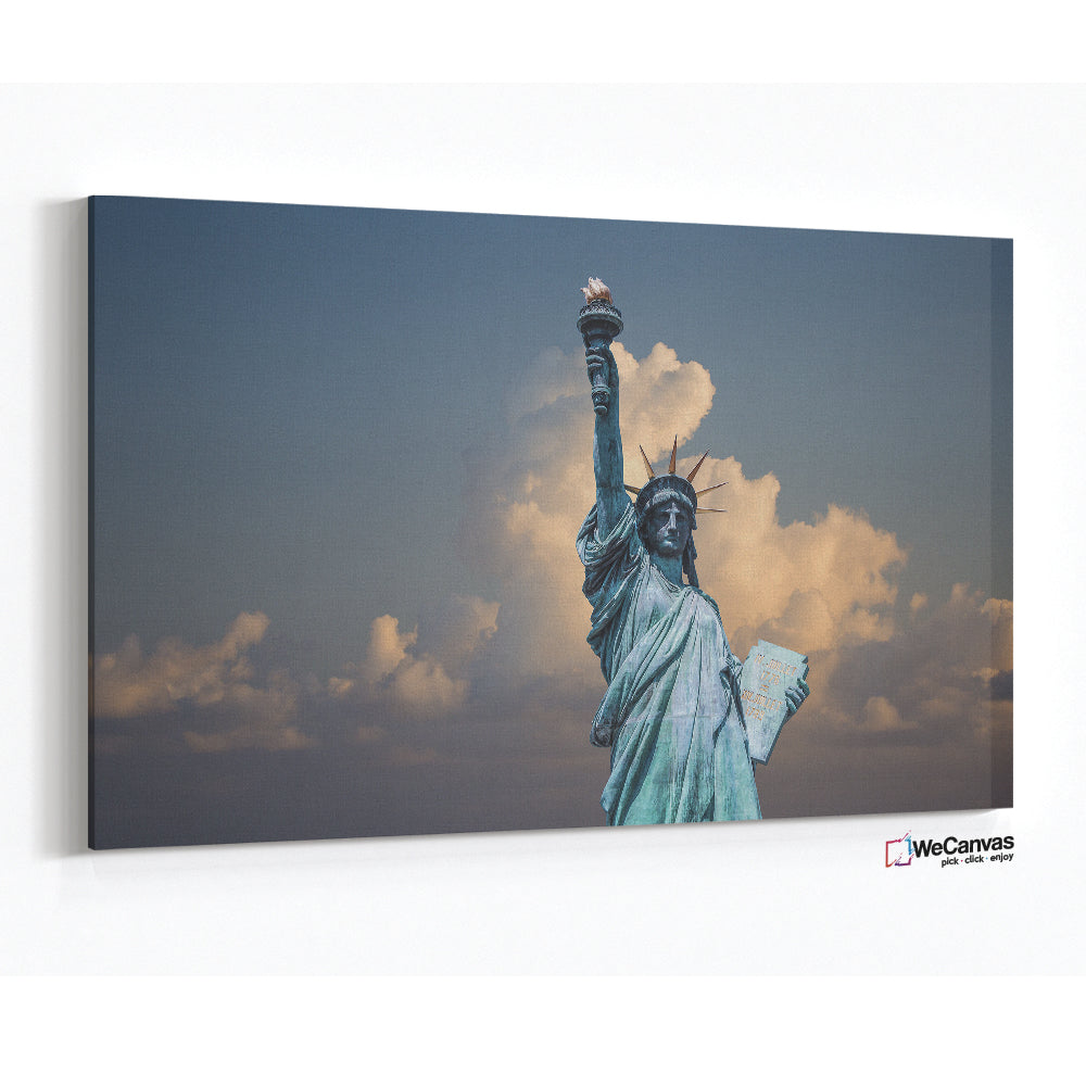 Nubes en la Estatua de la Libertad